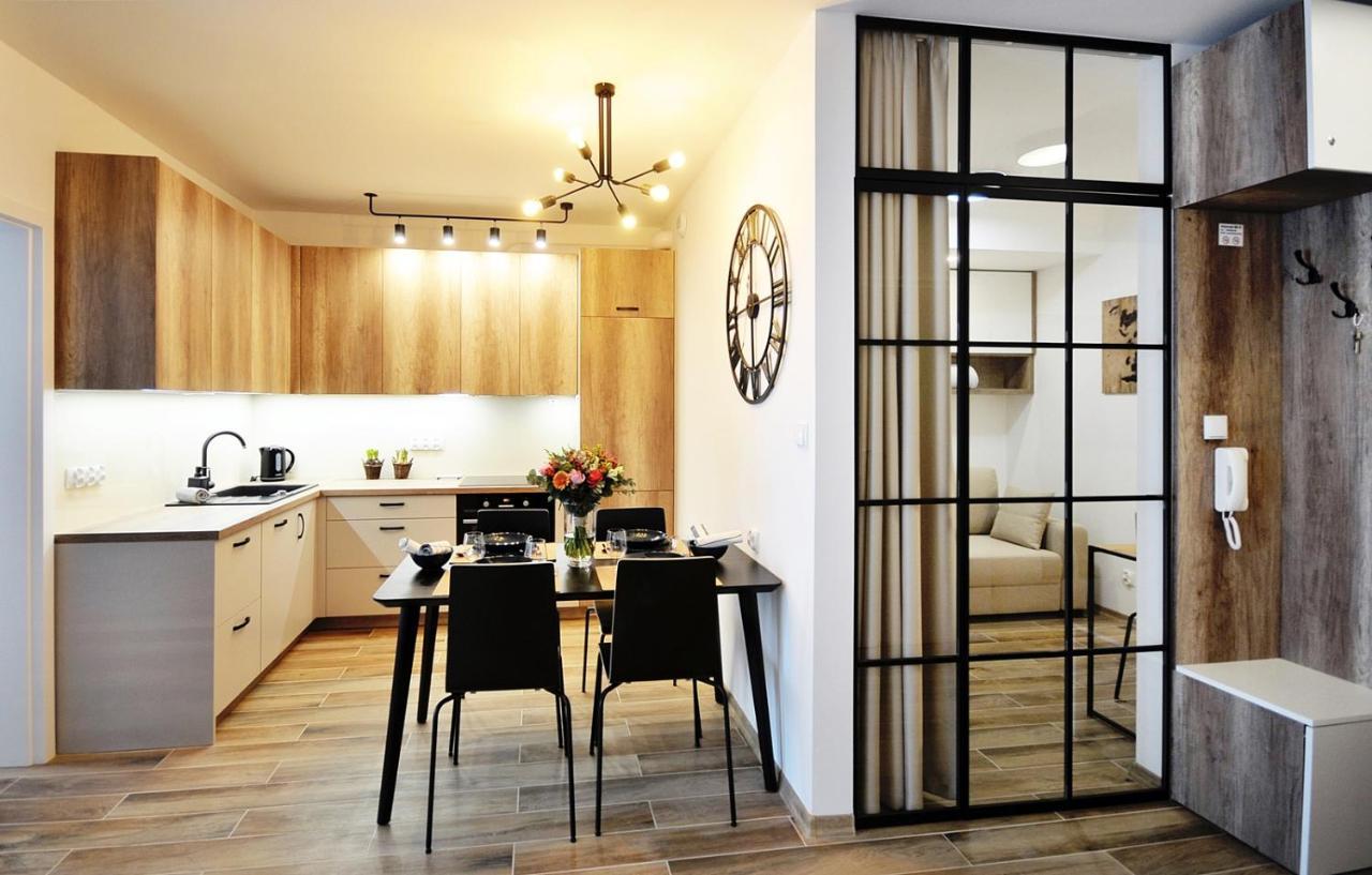 Apartament Za Swierkami 6 Osob , 3 Pokoje Kolobrzeg Exterior photo